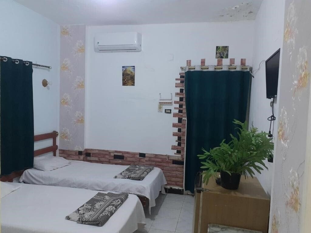 Zdjęcia 4 Seasons Hotel 3*