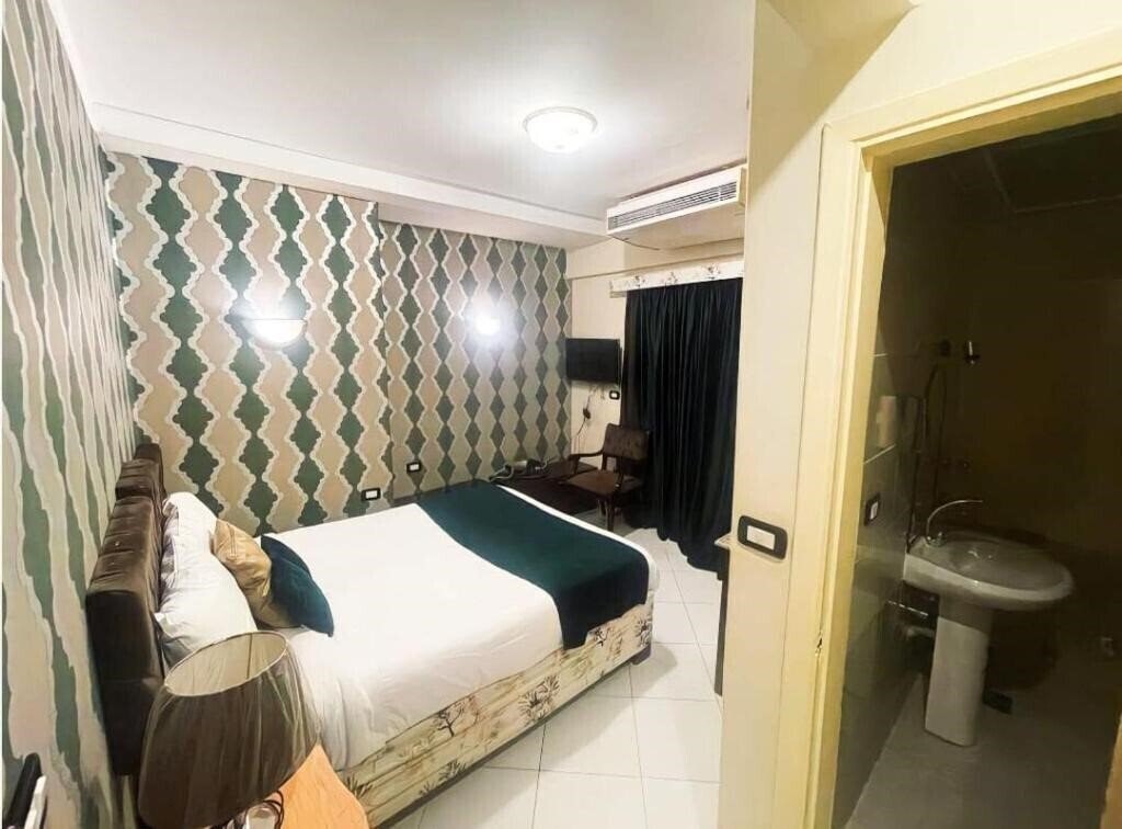 Фотографія Golden Sun Hotel 3*