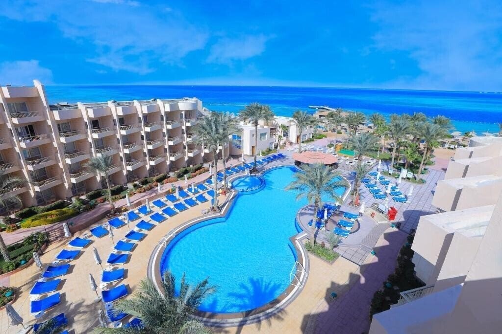 Готель Sea Star Beau Rivage 5*