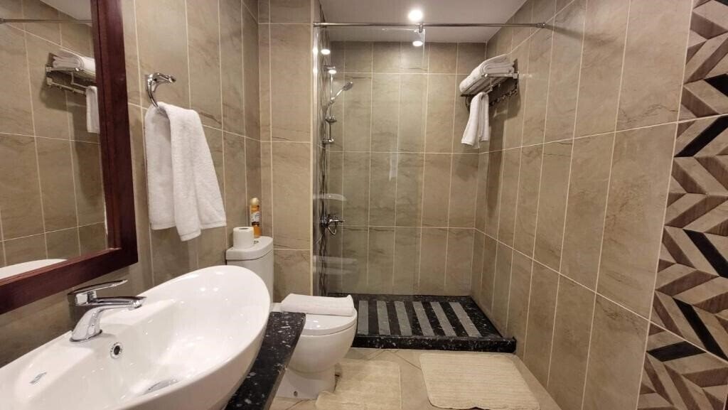 Zdjęcie Oyster Bay Beach Resort & SPA Luxury Serviced Condo 4*