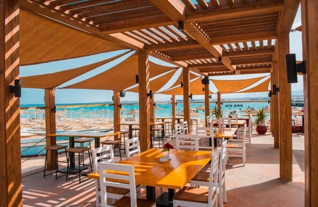 Фотографія Pyramisa Beach Resort Sahl Hasheesh 5*