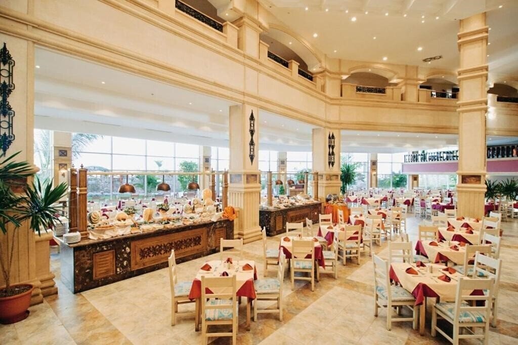 Фото Queen Sharm Resort (ex. Vera Club Queen Sharm Beach) 4*