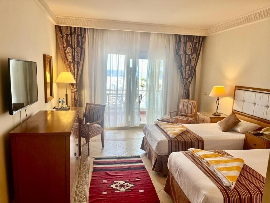 Фотографія Continental Plaza Beach Resort (ex. Intercontinental Sharm El Sheikh, Continental Plaza Beach Resort & Aqua Park) 4*