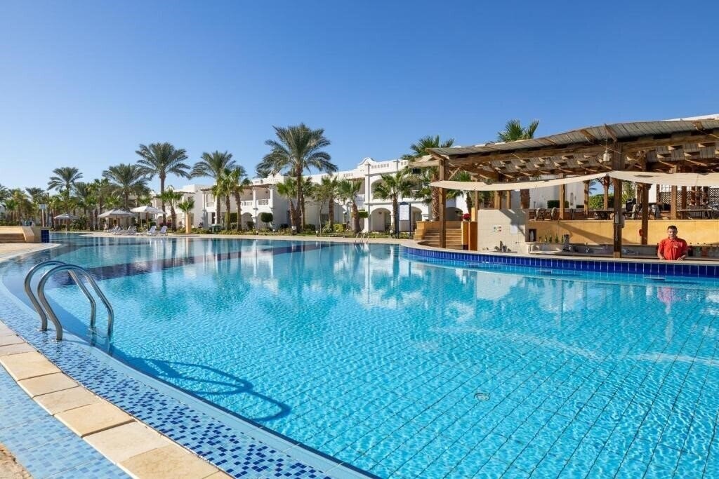 Фотографія Continental Plaza Beach Resort 4*