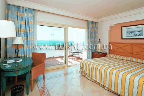 Готель Continental Garden Reef Resort 5*