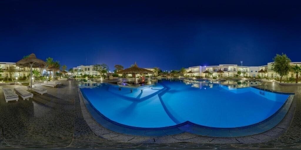 Готель Cataract Resort 4*