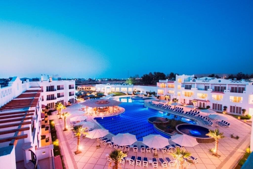 Hotel Old Vic Sharm Resort 4*