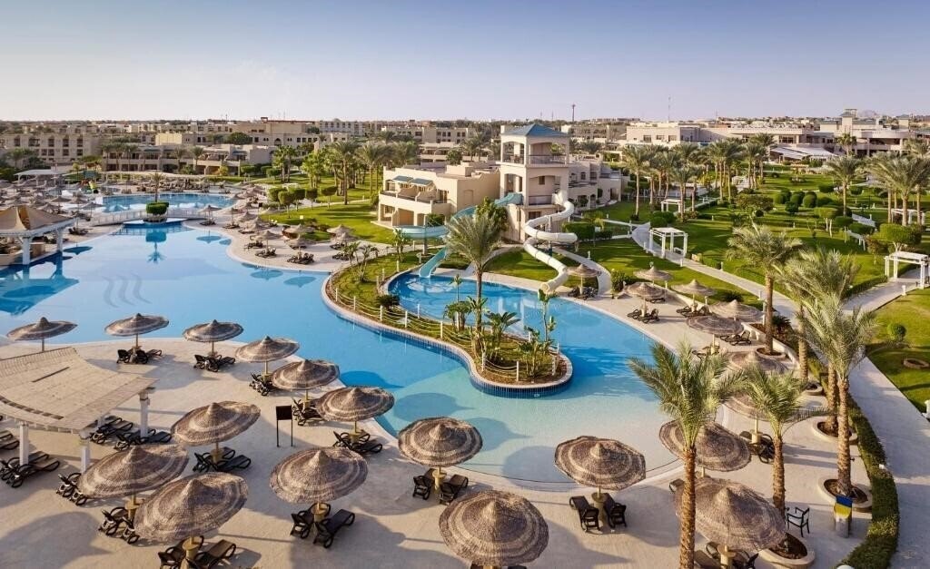 Hotel Coral Sea Holiday Resort & Aqua Park 5*