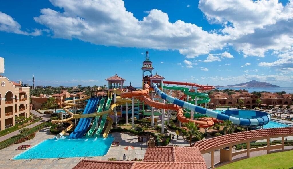Hotel Charmillion Gardens Aqua Park 5*