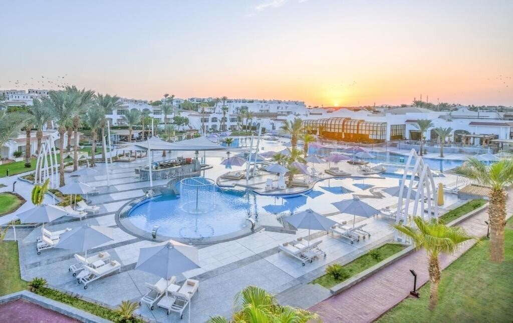 Готель Jaz Sharm Dreams Resort 5*
