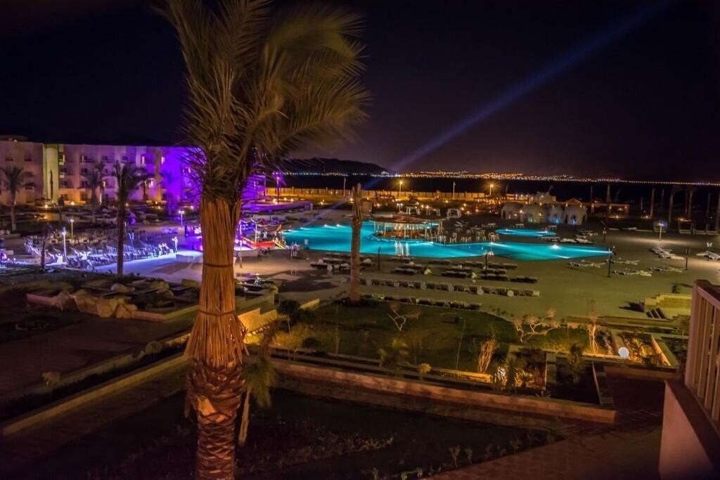 Готель Tolip Taba Resort & Spa Hotel 5*