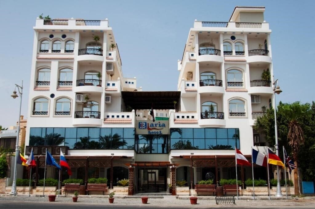 Готель Elaria Beach Resort 3*