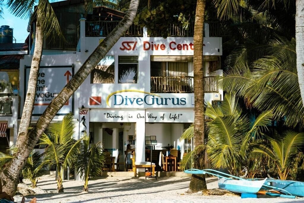 Отель Divegurus Boracay Beach Resort 3*
