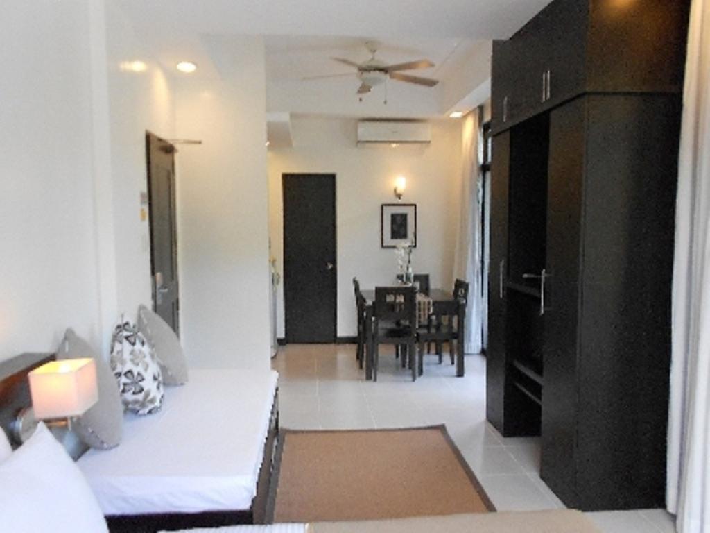 Hotel One Crescent Place Hotel 4*