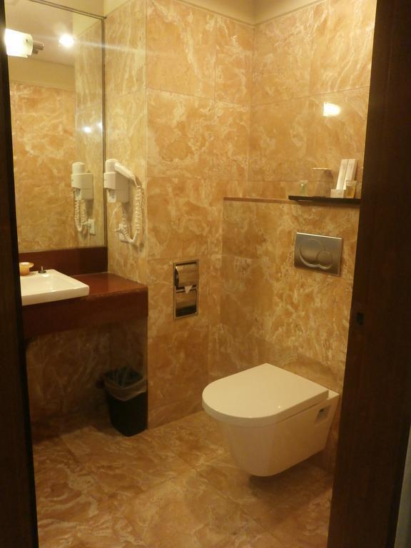 Фото Crown Regency Beach Resort 3*