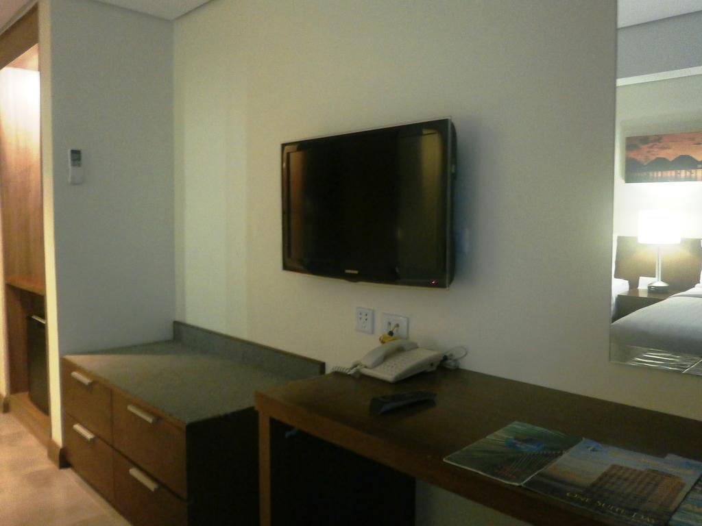 Картинка Crown Regency Beach Resort 3*