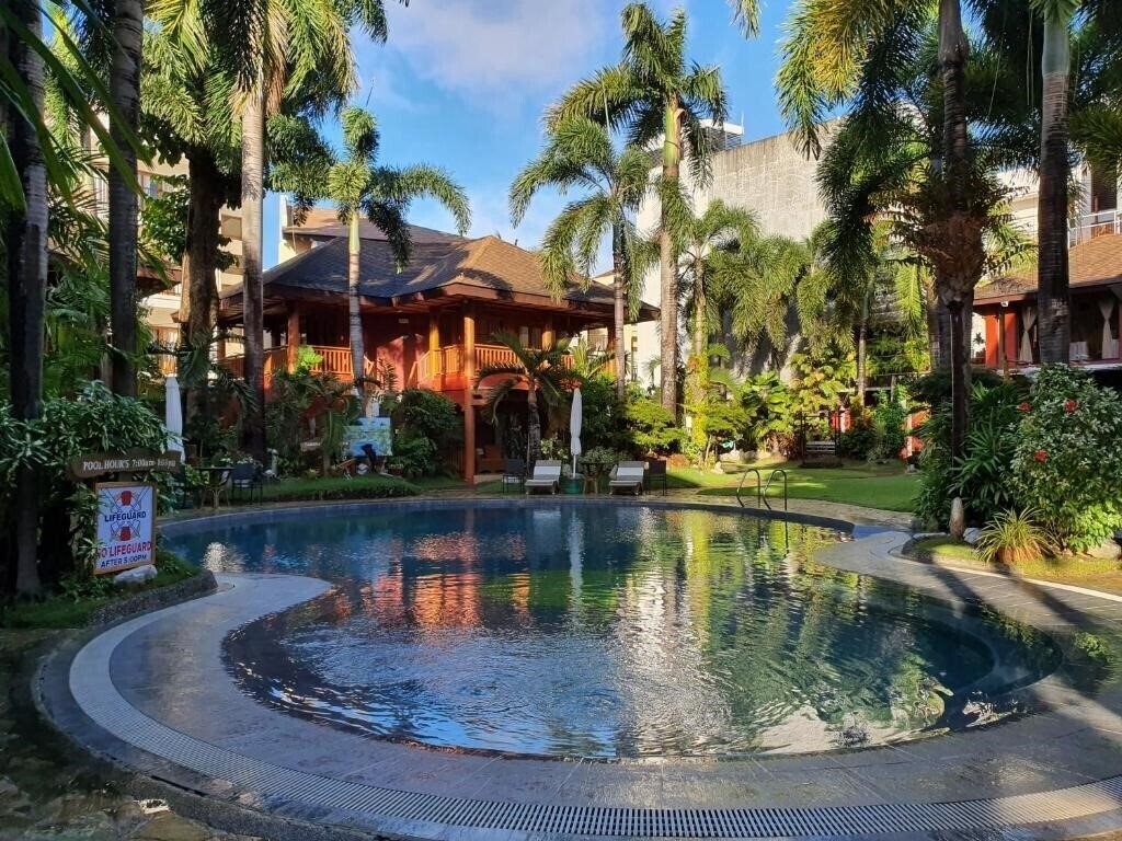 Hotel Boracay Tropics 3*