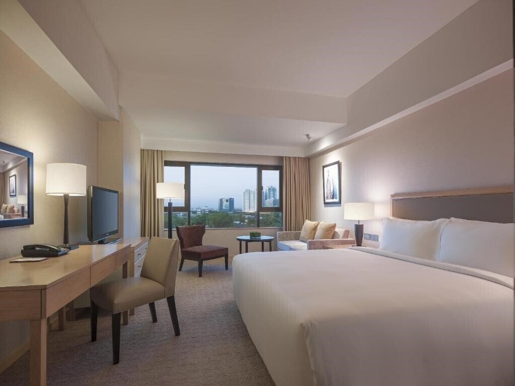 Фото New World Makati 4*