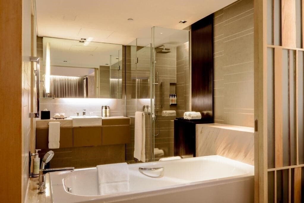 Фотографія New World Makati 4*