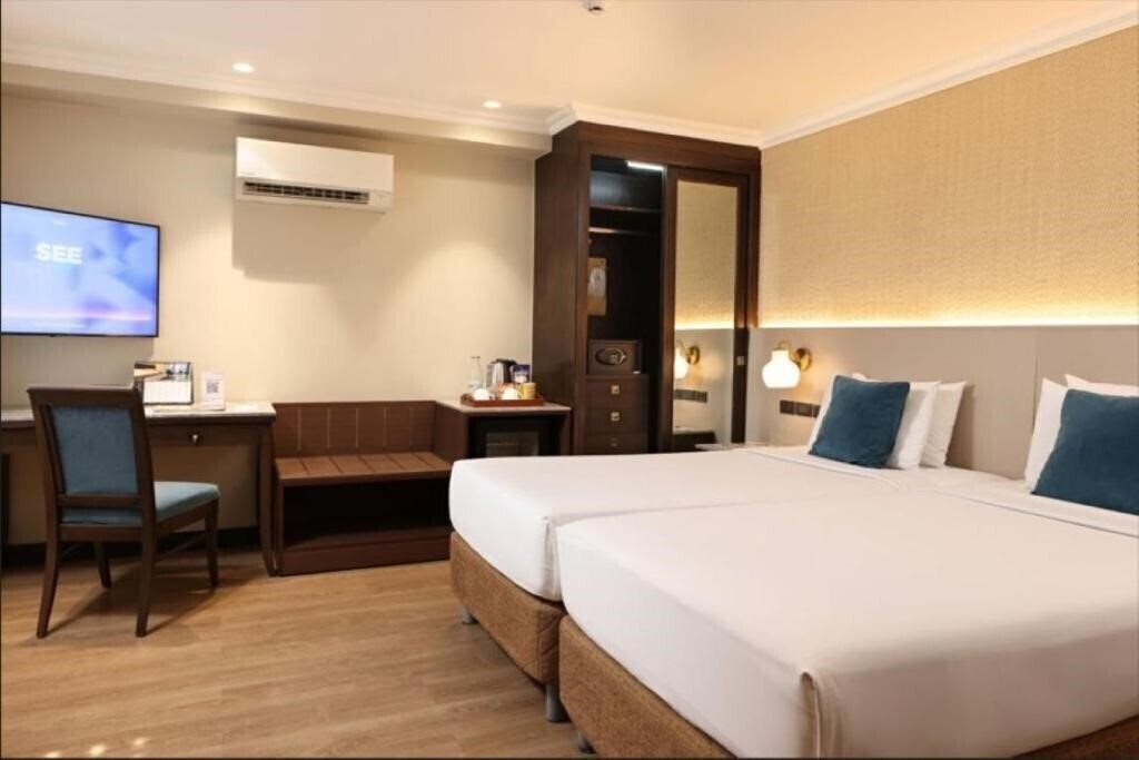 Hotel City Garden Suites 3*