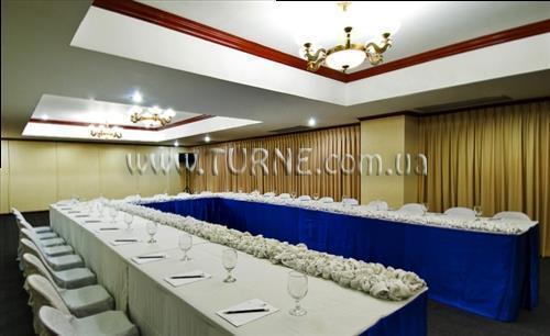Готель Berjaya Manila Hotel 3*
