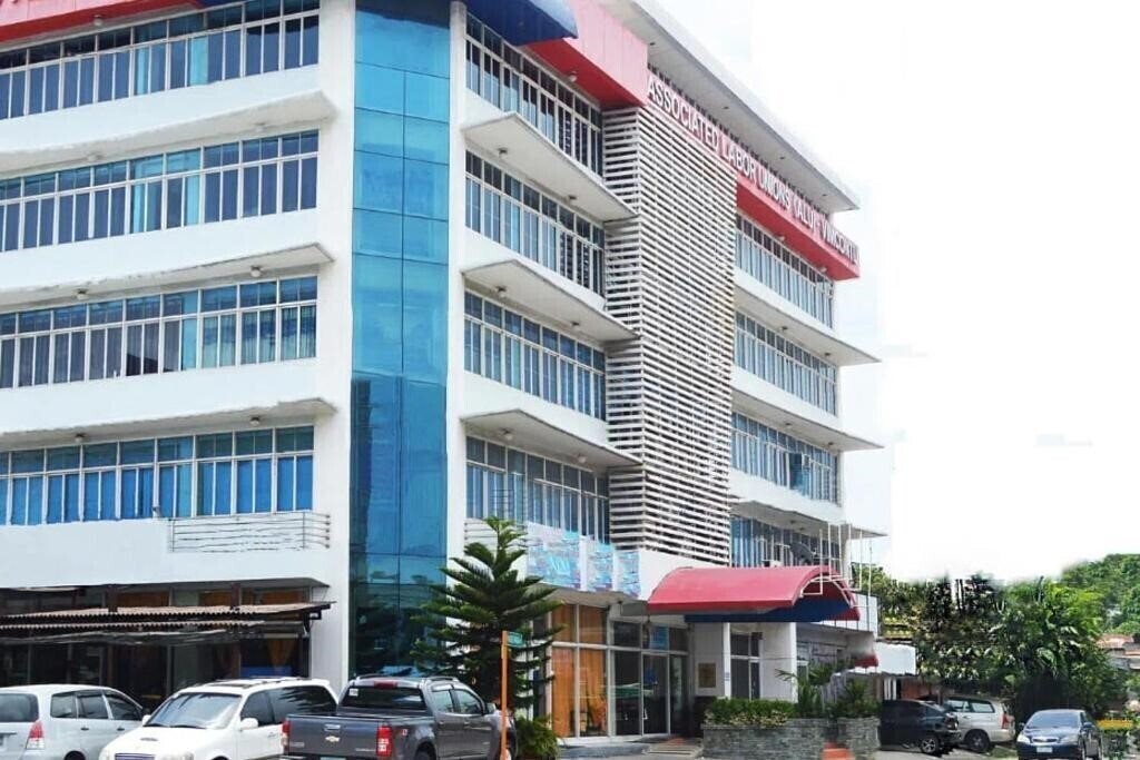 Готель Alu Hotel Davao 2*