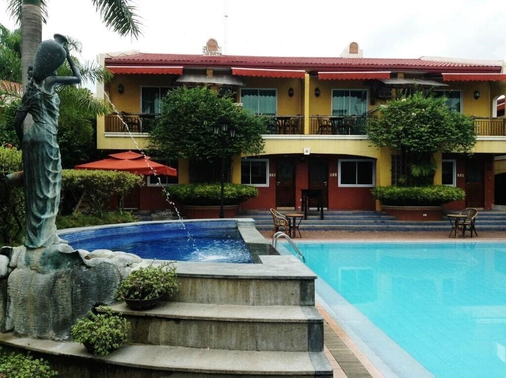 Zdjęcie Crown Regency Residences Davao 4*