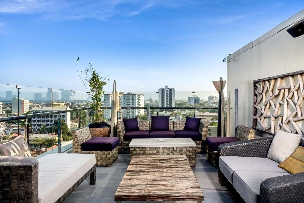 Zdjęcie Azia Suites And Residences 3*