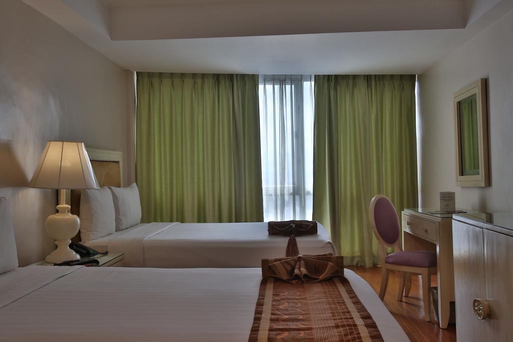 Zdjęcie Crown Regency Hotel & Towers 4*