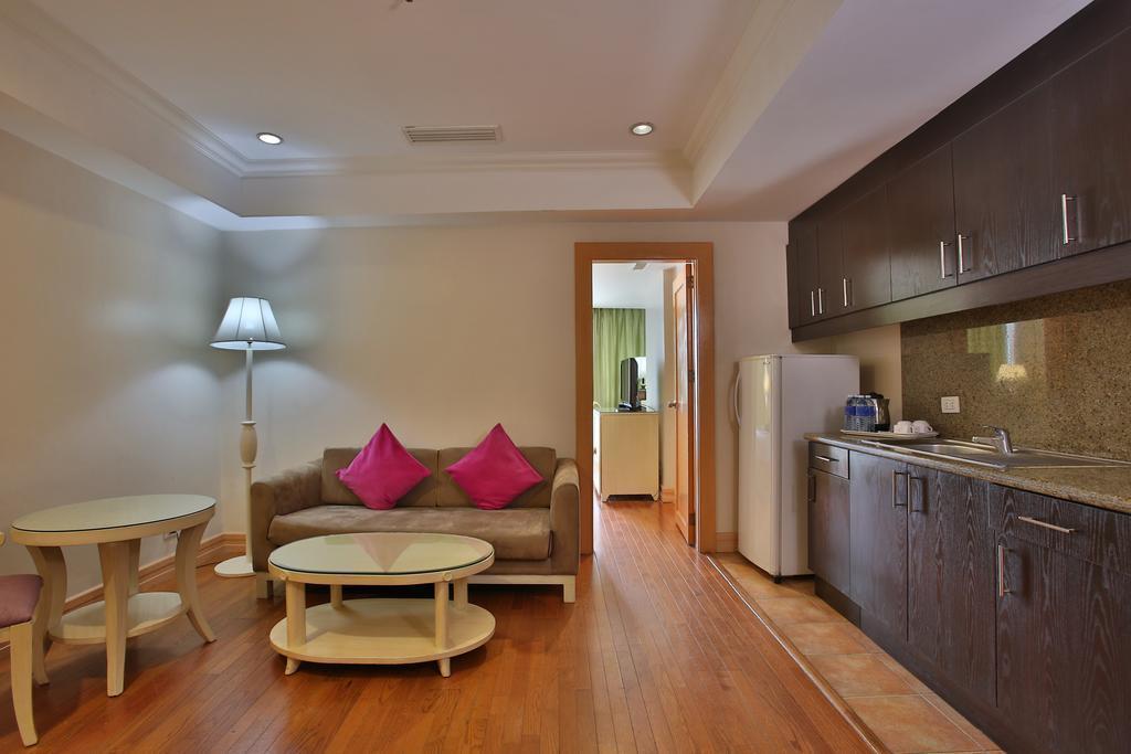 Obraz Crown Regency Hotel & Towers 4*