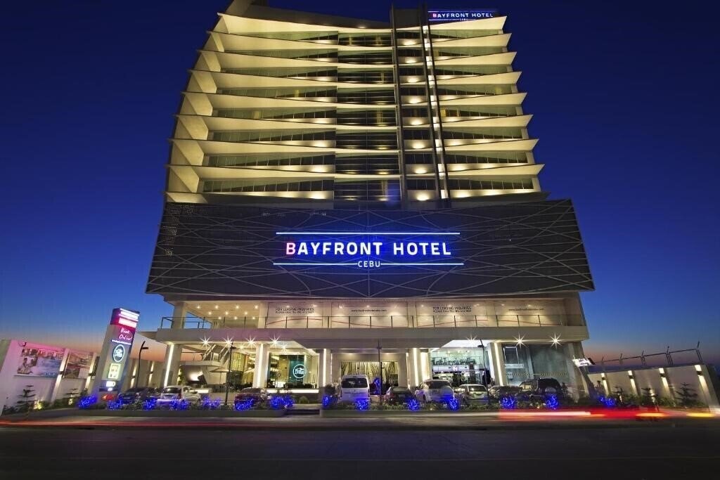 Готель Bayfront Hotel Cebu Capitol Site 3*