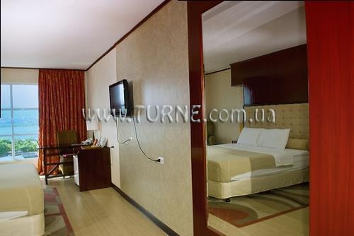 Готель Days Hotel Mactan Cebu 3*