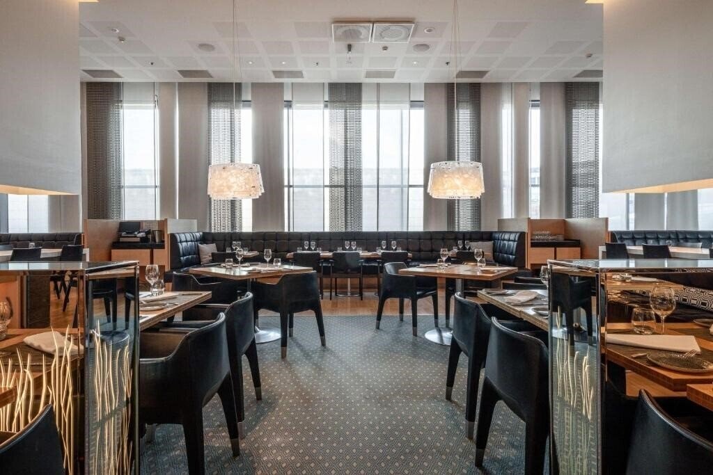 Фото Hilton Helsinki-Vantaa Airport 5*