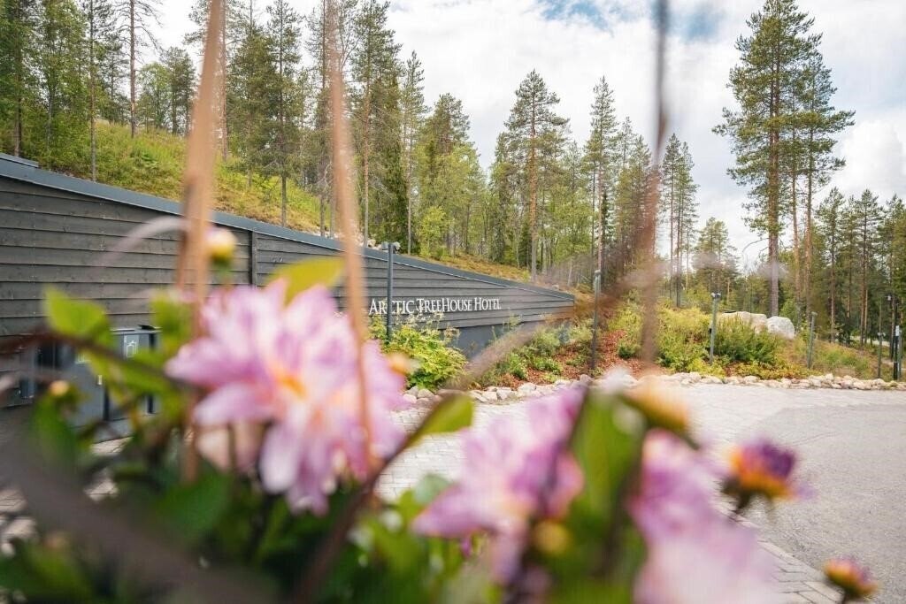 Фото Arctic Treehouse Hotel 4*