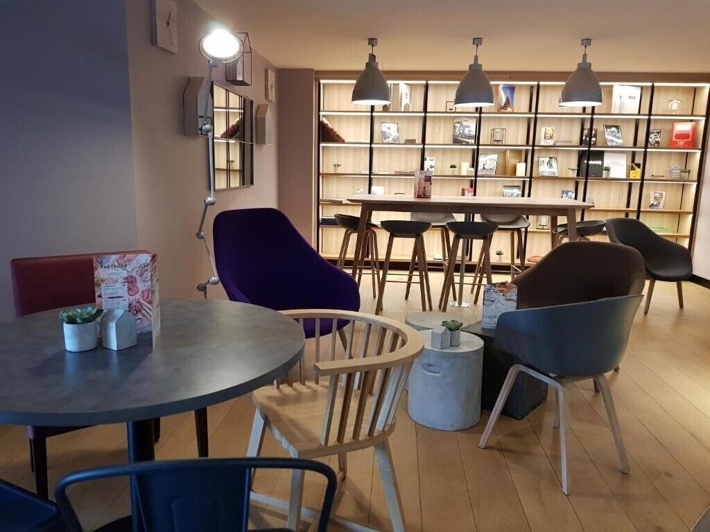 Фотография Hotel Campanile Marne La Vallee - Bussy Saint Georges 3*