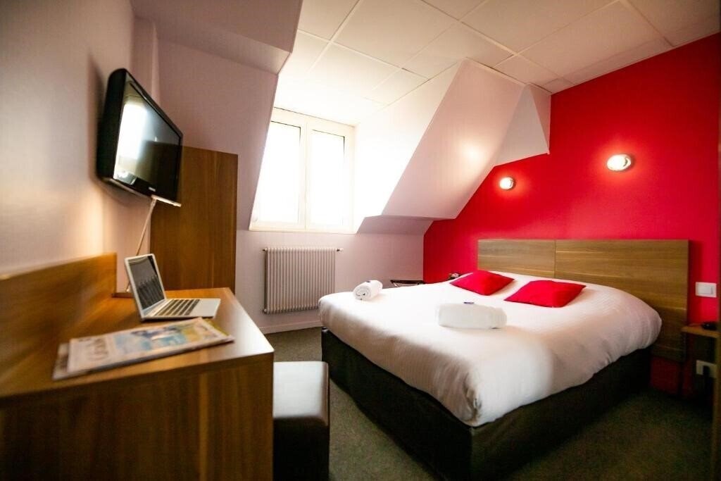 Готель Logis Hotel Du Chateau 3*