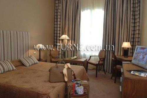 Готель Quality Hotel Embassy 4*