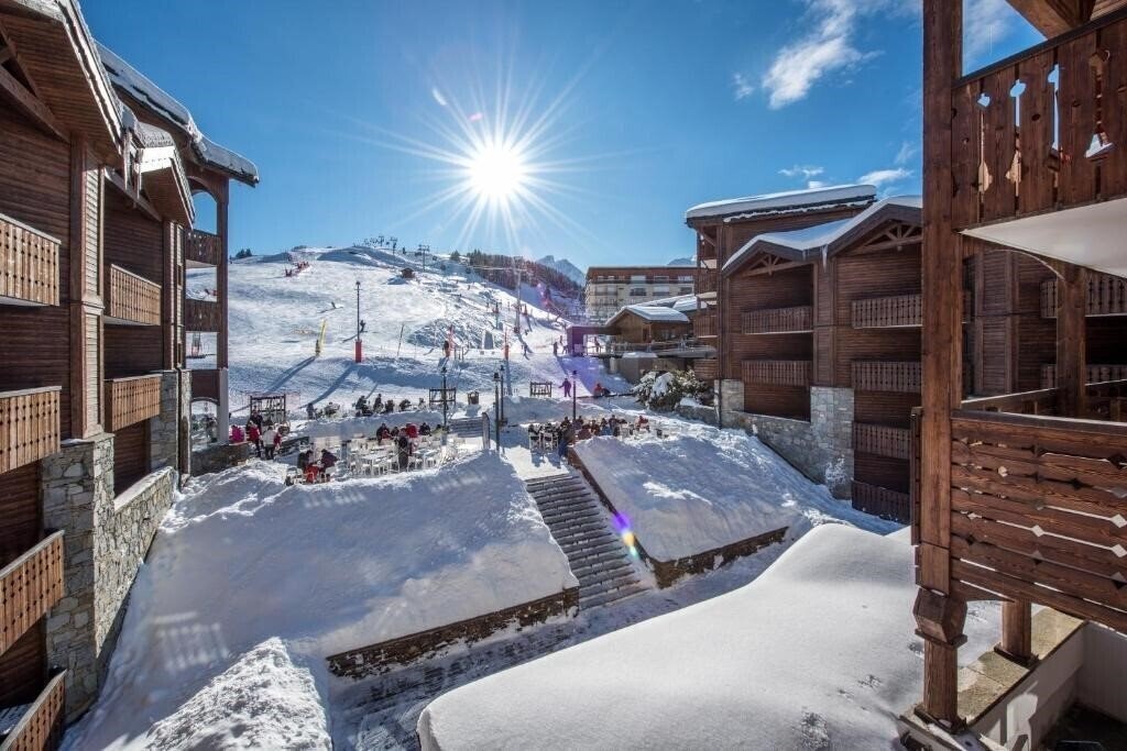 Hotel Fahrenheit Seven Courchevel 4*