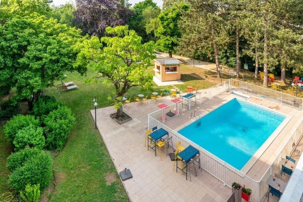 Готель Novotel Lyon Nord Porte De Lyon 3*