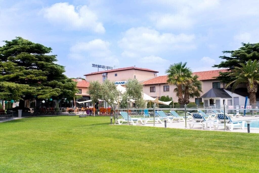 Фотографія Ariane Fos-Sur-Mer 3*