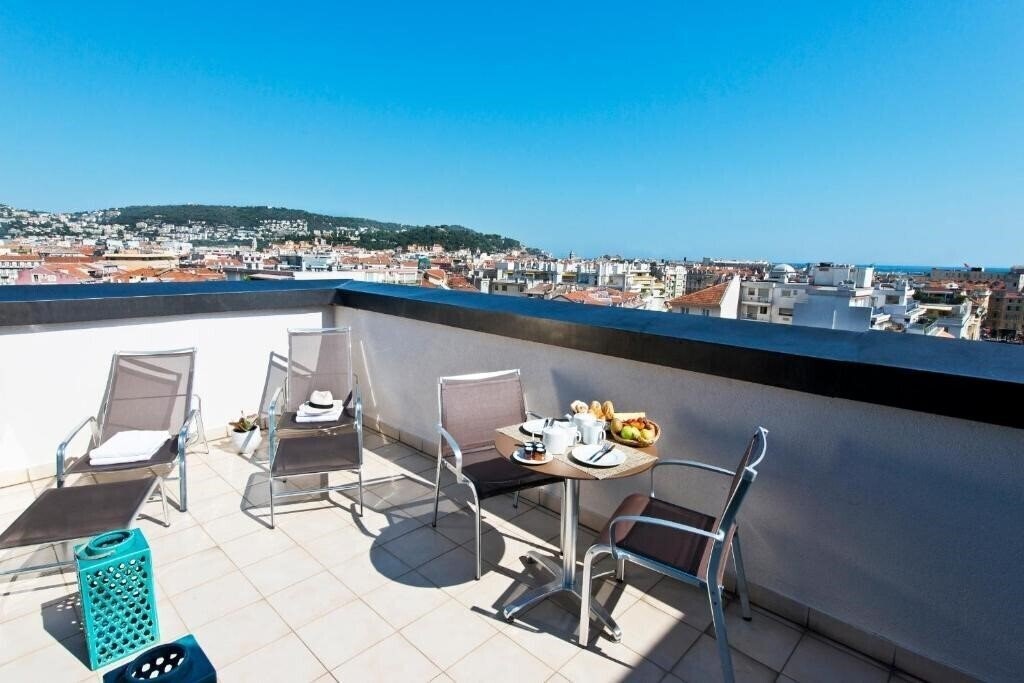 Zdjęcie Holiday Inn Nice 4*