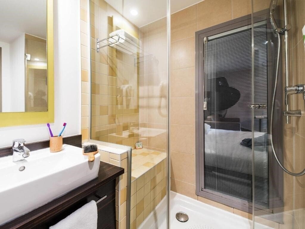 Фотографія Ibis Styles Nice Vieux Port 3*