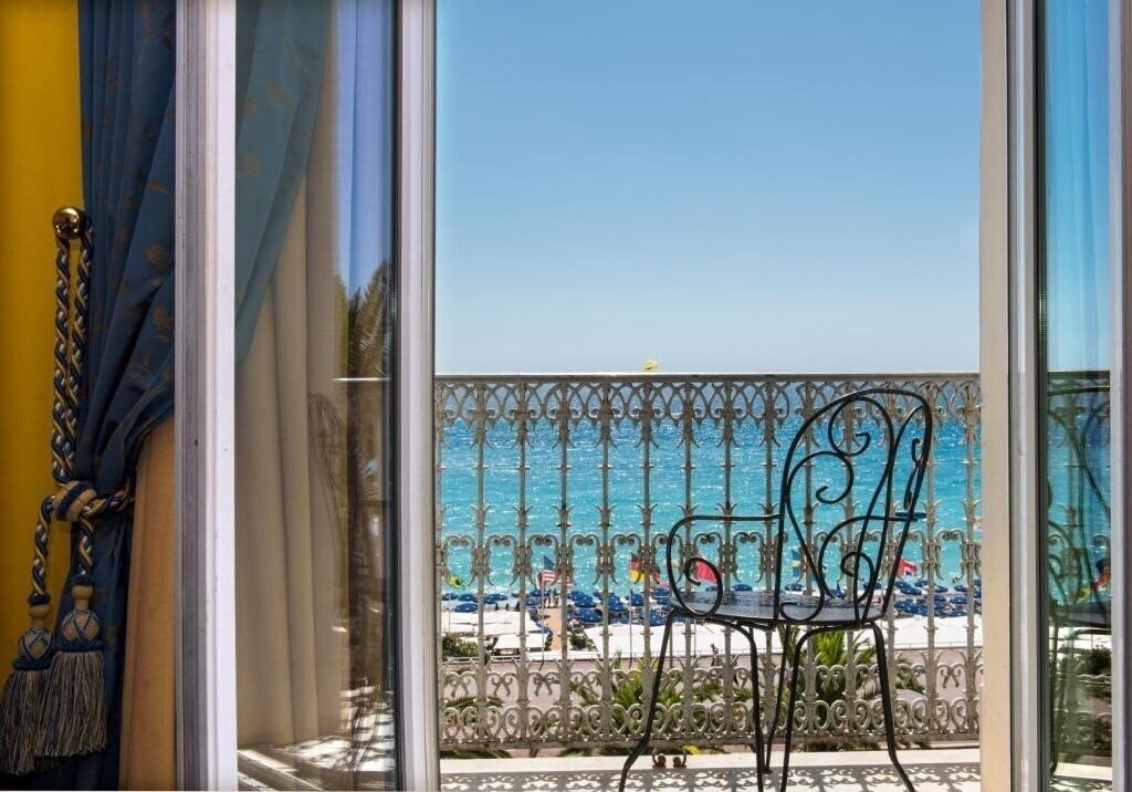 Зображення West End 4*