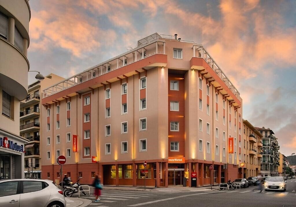 Hotel EasyHotel Nice Old Town (ex. EasyHotel Nice Palais des Congres, Ibis Nice Palais des Congres, Best Western Nautica) 3*