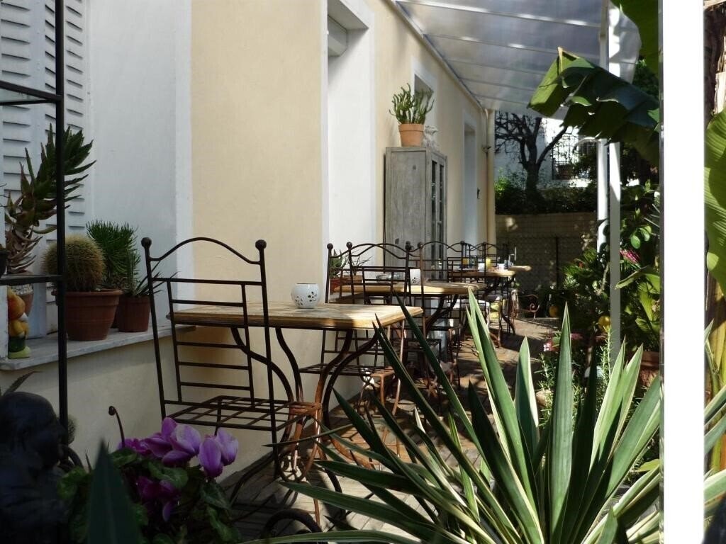 Фото Logis Hotel Villa Victorine (ex. Victorine) 2*