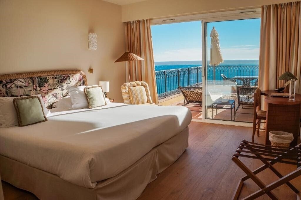 Фото Hotel La Perouse 4*