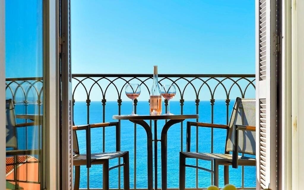 Фотография Hotel La Perouse 4*