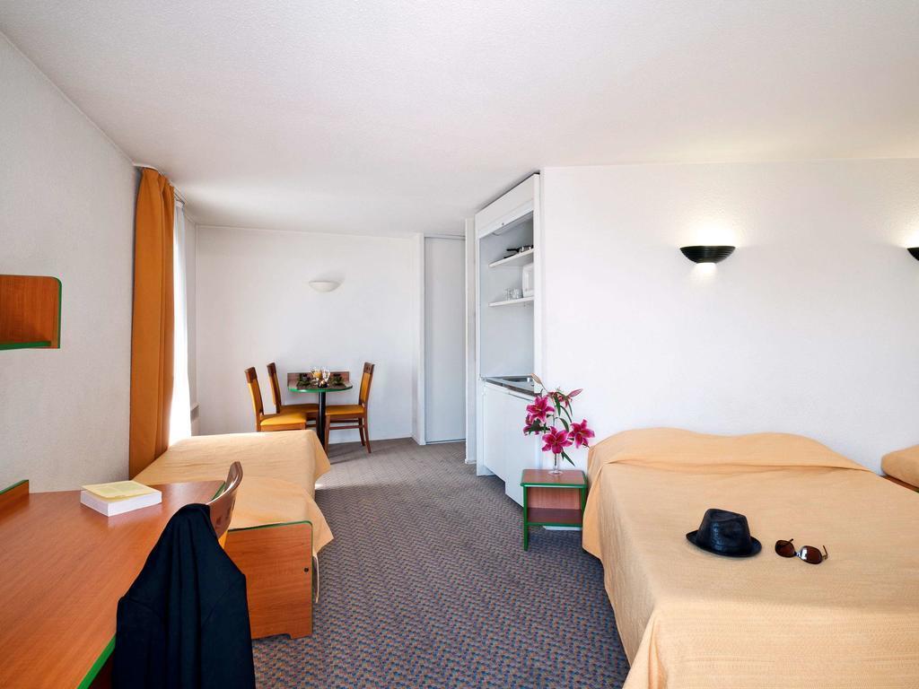 Hotel Adagio Access La Defense Charr 3*