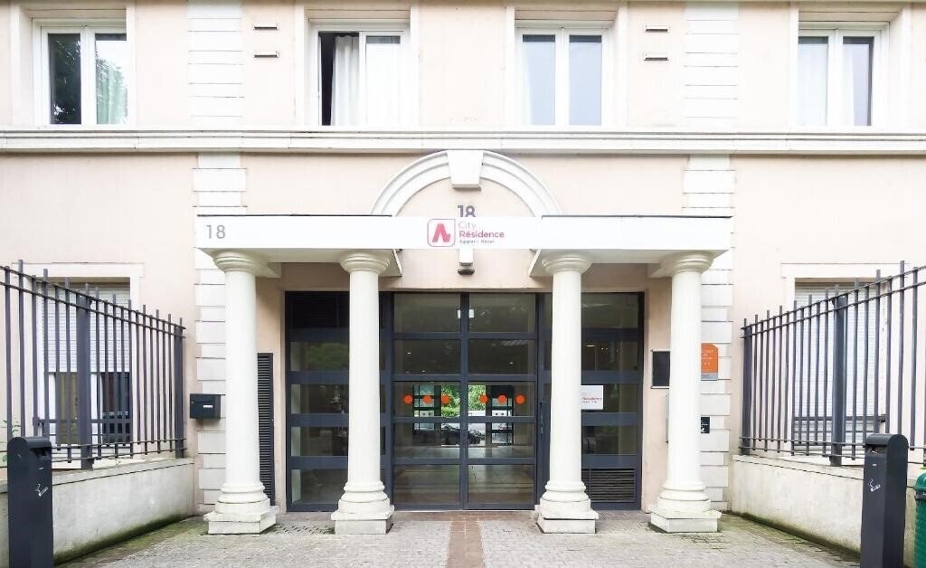 Фото Appart'City Saint Maurice 3*