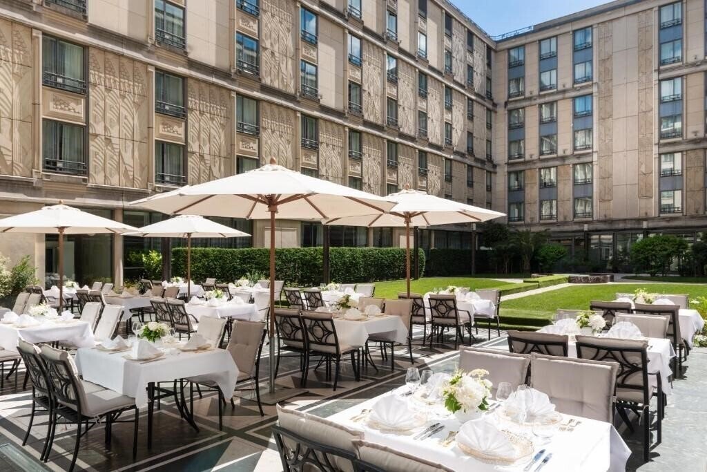 Hotel L'Hotel du Collectionneur Arc de Triomphe 5*